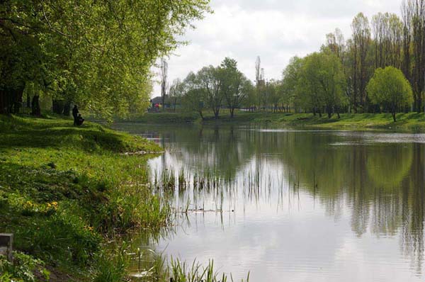 Парк Победы Белгород набережная реки Везёлка
